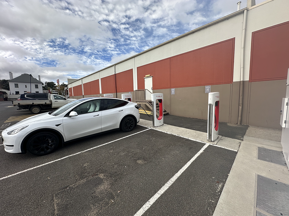 Tenterfield Charger