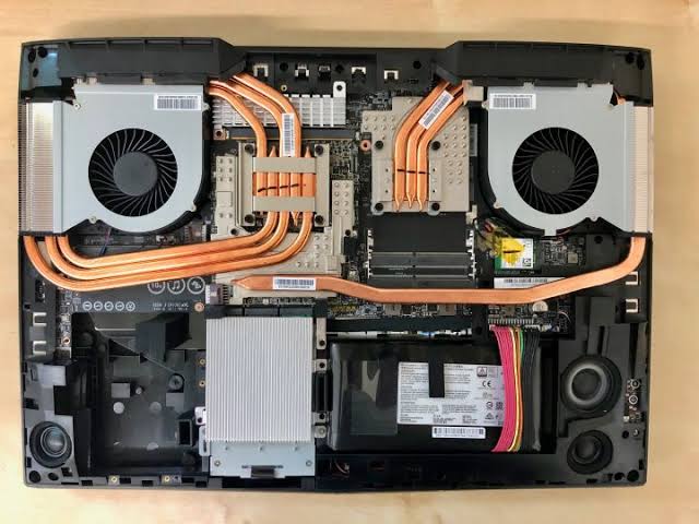 Picture of a MSI GT laptop with 9 heatpipes